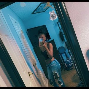 Meet your Posher, Jania